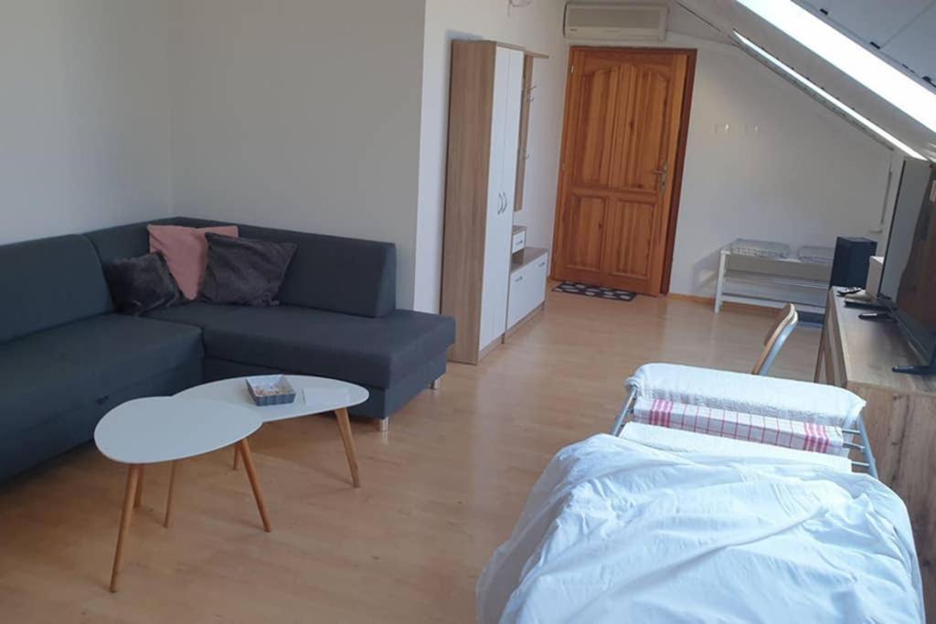 Utulny Apartman Kmetova Kosice Luaran gambar